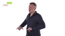 Február